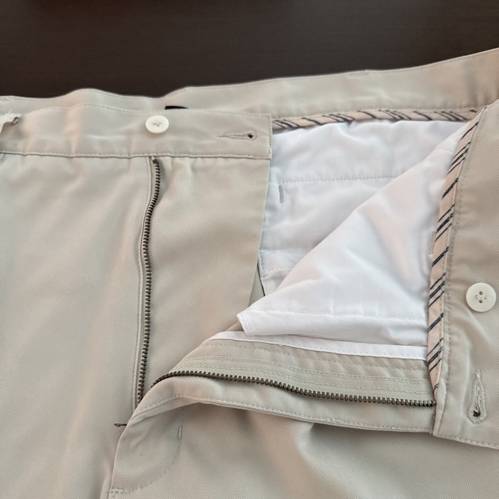 Nike Men's 38x30 (Fit 38x29.5) Beige Pleated Chino Golf Pants Cuffed - Picture 8 of 13